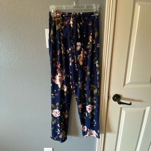 Floral Print Floppy Pants